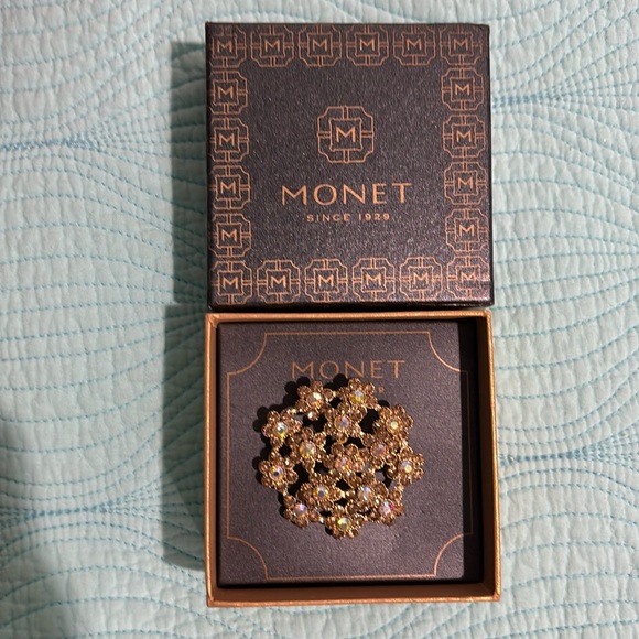 Monet gold / yellow flower pin - Picture 3 of 13